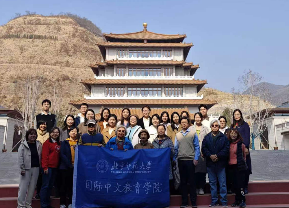 版本馆参观照片5.png